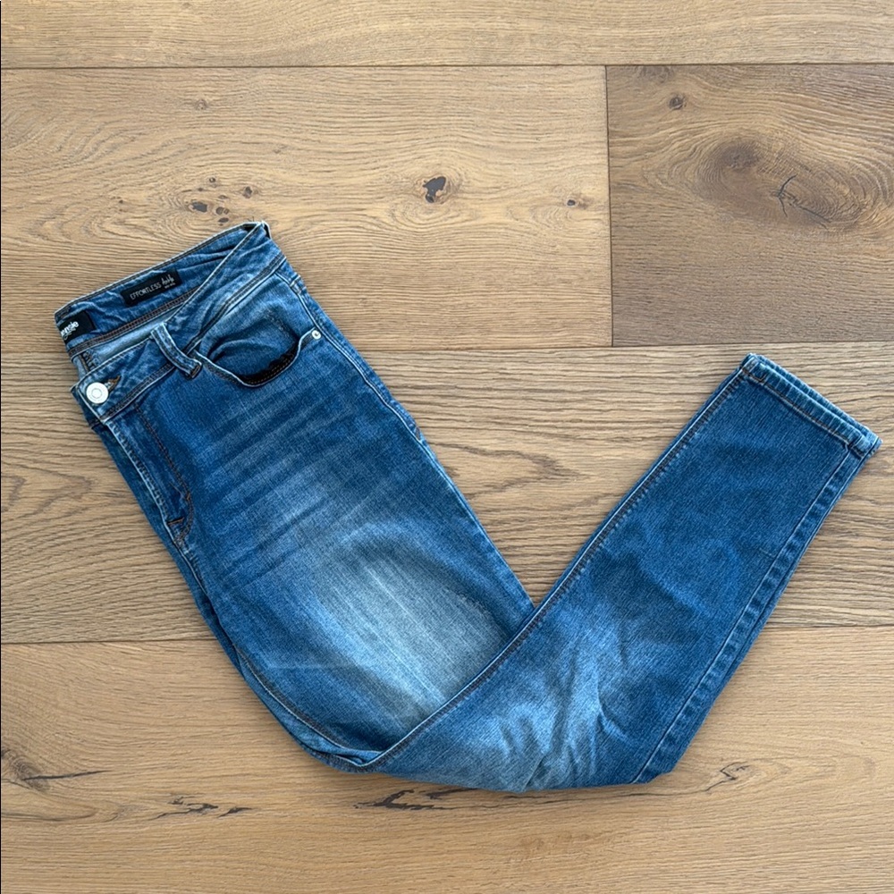 Women's Kensie Blue Jeans Size 6 or 28 Ankle length Mid rise
